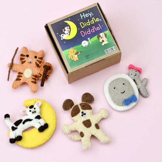 Hey Diddle Diddle Finger Puppet Set