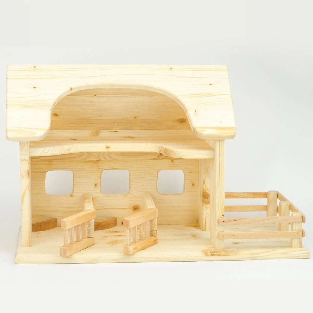 Drei Blatter Wooden Farm Barn with Stable