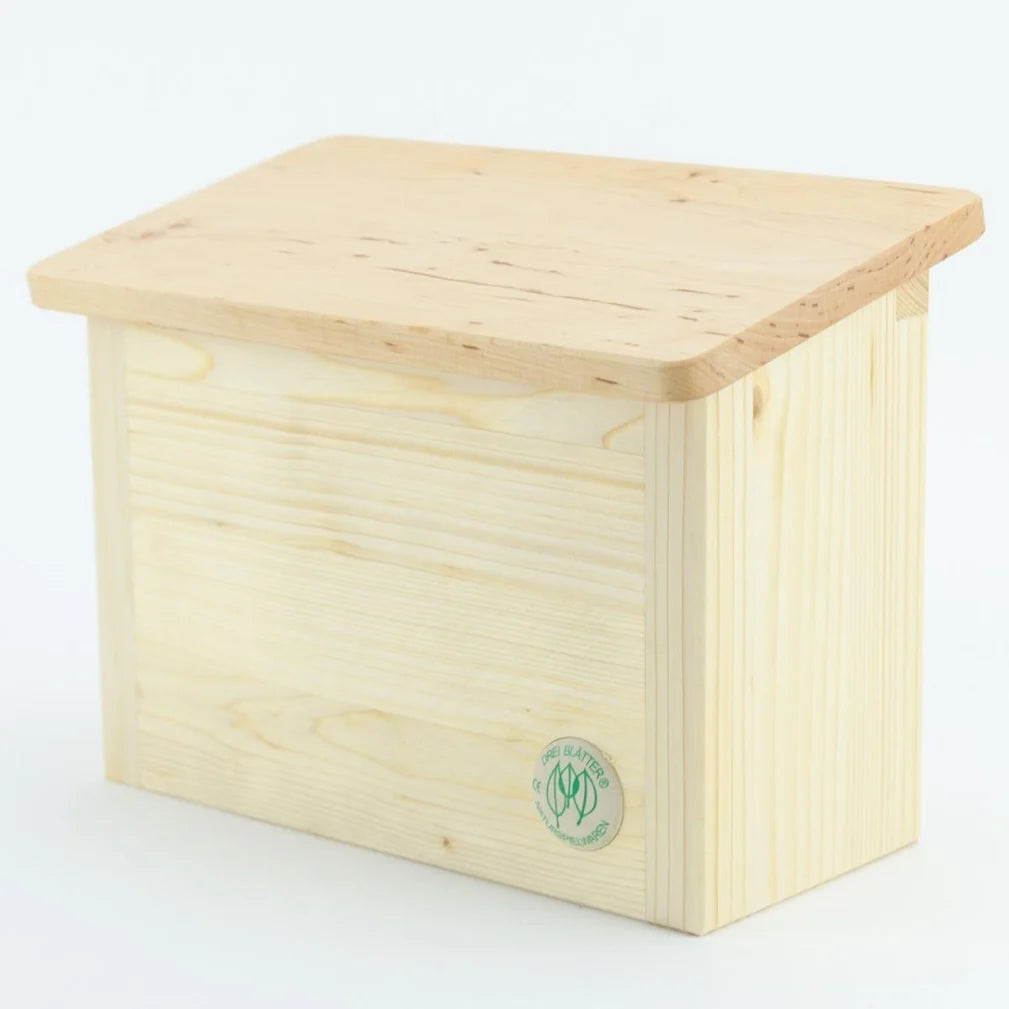 Drei Blatter Wooden Rabbit or Chicken Hutch